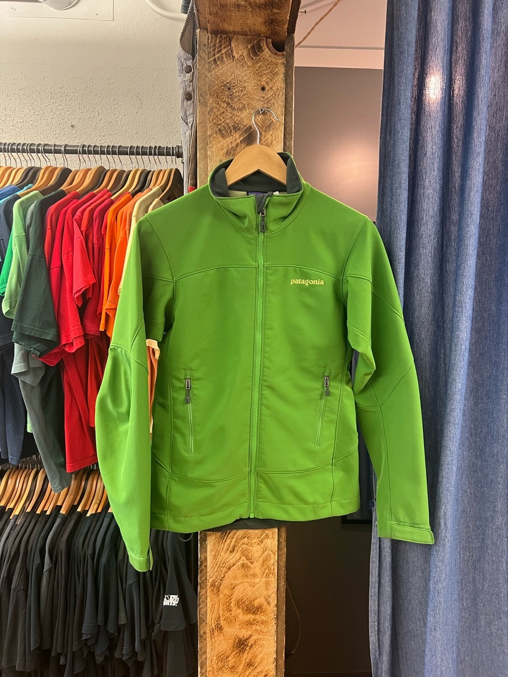 Vintage Women’s Patagonia Green Full-Zip Jacket